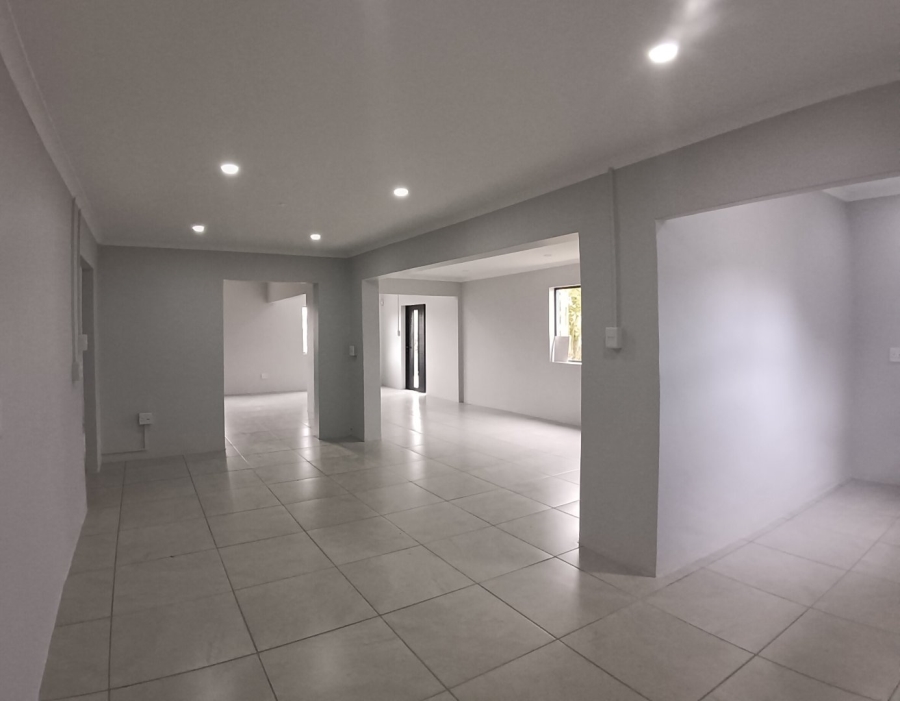 5 Bedroom Property for Sale in Fraaiuitsig Western Cape
